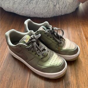 Nike Olive Green Sneakers